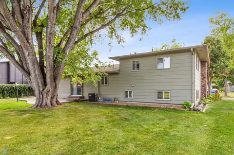 2831 N Maple St N, Fargo, ND 58102 photo 29