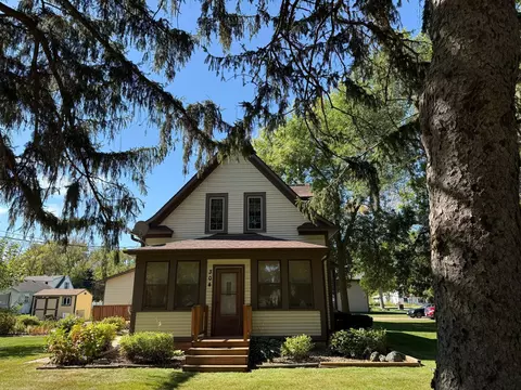 304 1st Ave SE, Geneva, MN 56035