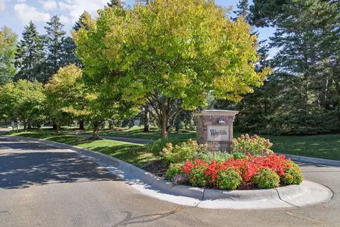 595 Waycliffe Dr N, Wayzata, MN 55391