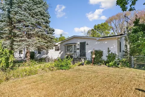 1018 6th St NW, Faribault, MN 55021