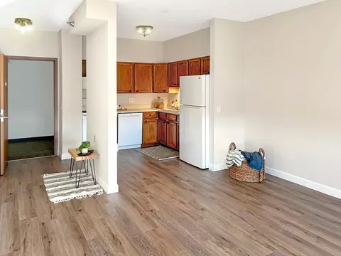 7600 Golden Valley Rd #604, Minneapolis, MN 55427