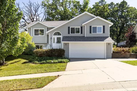 610 Cortland Ln SW, Rochester, MN 55902