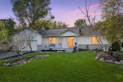8911 Aspen Rd, Saint Bonifacius, MN 55375