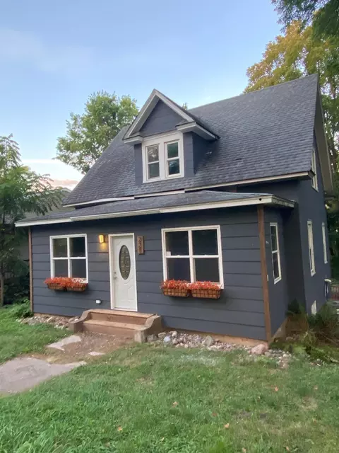 221 N Adams St, Saint Croix Falls, WI 54024