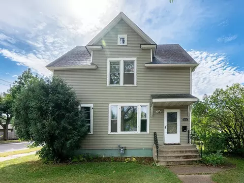 878 Jessamine Ave E, Saint Paul, MN 55106