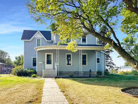 304 4th Ave NW, Sleepy Eye, MN 56085