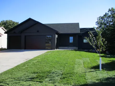 884 Poplar Dr SE, Kimball, MN 55353