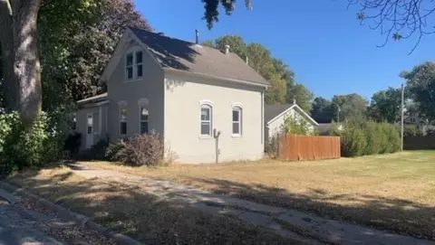 311 3rd St SE, Montgomery, MN 56069