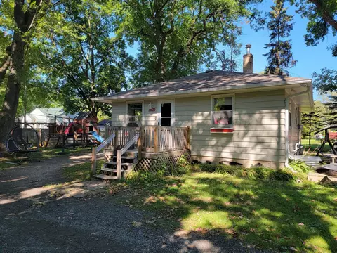 13020 N 2nd Ave, Lindstrom, MN 55045