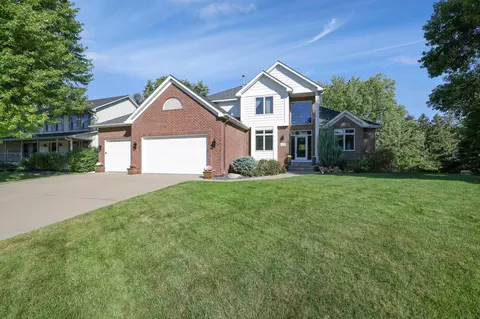 1432 Rosewood Ct, New Brighton, MN 55112