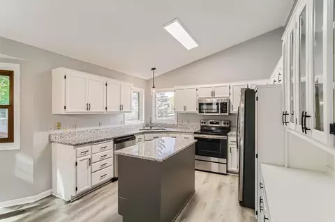 14430 Woodbridge Ln, Savage, MN 55378