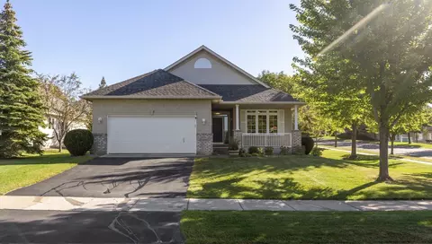 19096 Inman Trl, Lakeville, MN 55044
