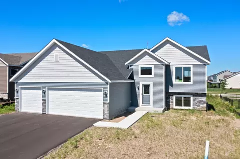 368 Cross Cir, Dundas, MN 55019