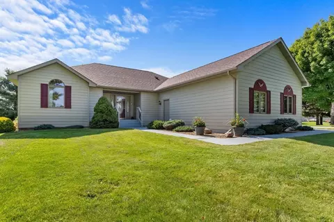 2012 Highland Cir E, Mora, MN 55051