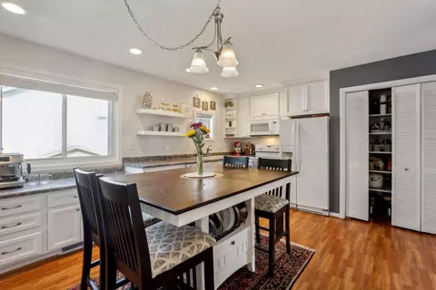 4121 Oxford St N, Shoreview, MN 55126