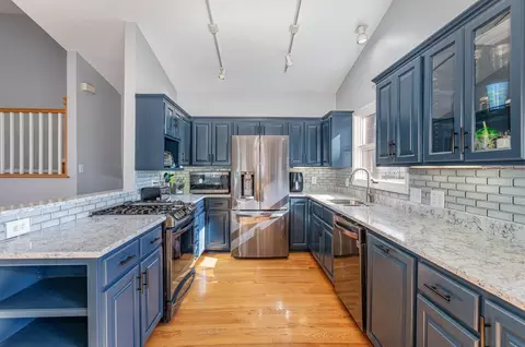 3804 Crystal Lake Blvd, Robbinsdale, MN 55422