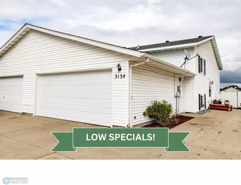 3134 18th St S, Fargo, ND 58103