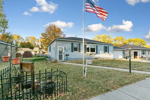 105 W Brooks St, Arlington, MN 55307