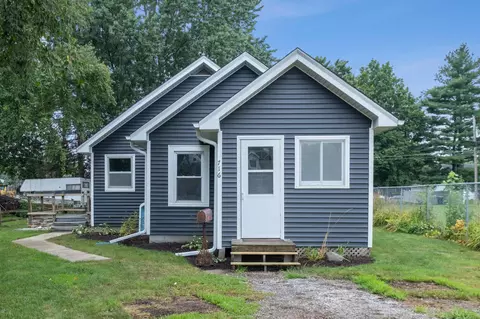 716 6th St, Farmington, MN 55024