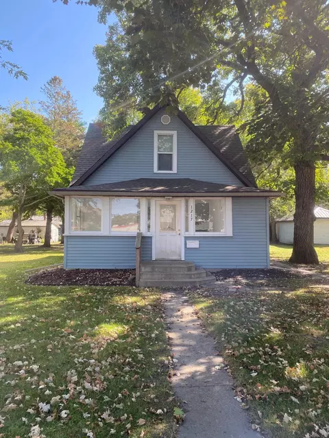 1217 Hawthorne St, Alexandria, MN 56308
