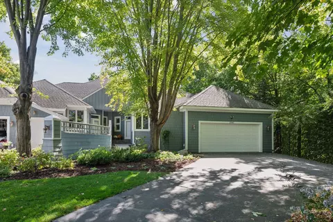 2940 Pelican Point Ct, Mound, MN 55364