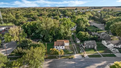 311 Dupont Ave NW, Renville, MN 56284