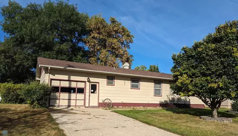 655 6th St SW, Forman, ND 58032 photo 2