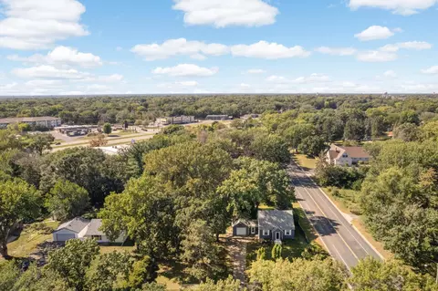 7886 Sunnyside Rd, Mounds View, MN 55112