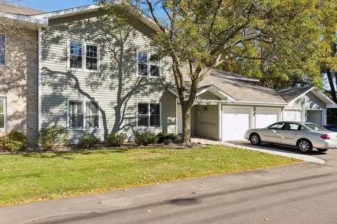 1819 County Road E #3, White Bear Lake, MN 55110 photo 2