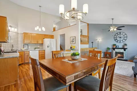2760 Cutters Grove Cir, Anoka, MN 55303
