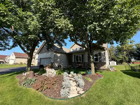 735 7th St N, Montrose, MN 55363