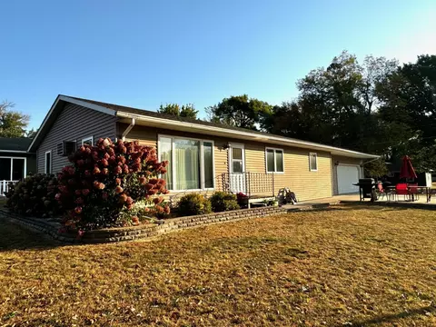 219 W George St, Ivanhoe, MN 56142
