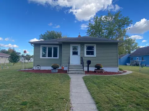 308 17th St N, Benson, MN 56215