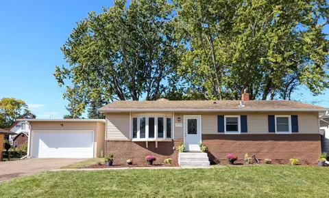 1775 Ide St, Maplewood, MN 55109