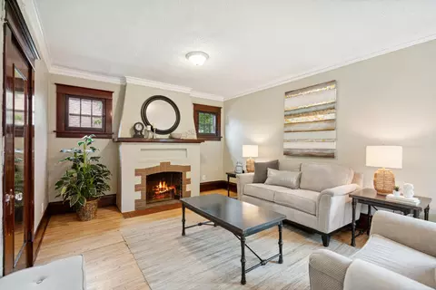 319 Earl St, Saint Paul, MN 55106