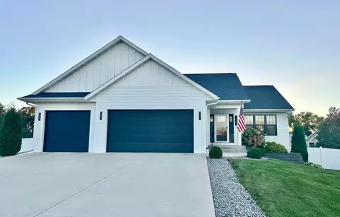 1144 Village Ln, Detroit Lakes, MN 56501