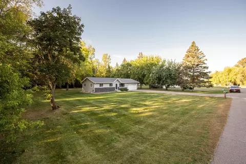 1706 Oak Knoll Dr NE, Alexandria, MN 56308