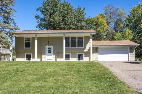 6588 Bluebird Dr, Osseo, MN 55369