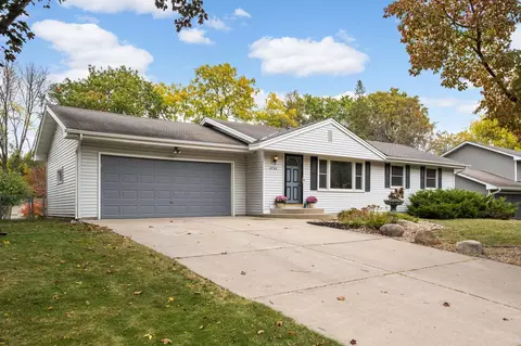2736 16th St NW, New Brighton, MN 55112