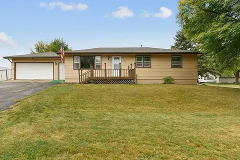 103 4th St SW, Morristown, MN 55052