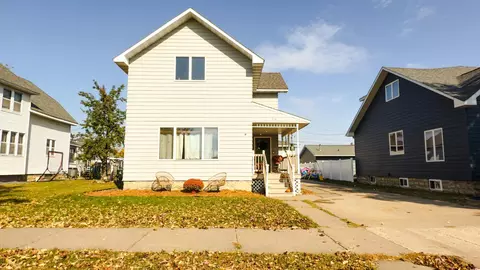 716 E Wabasha St, Winona, MN 55987