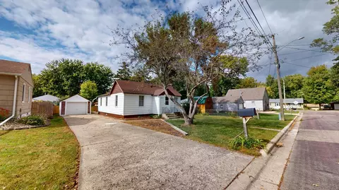 104 S 6th Ave S, Albert Lea, MN 56007