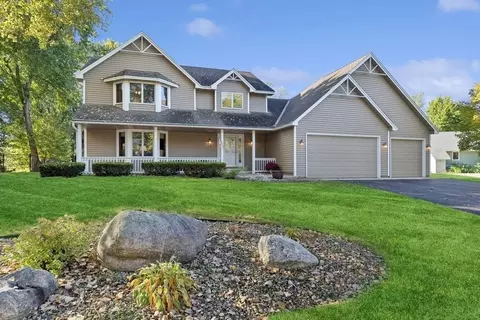 8922 138th Street Ct, Apple Valley, MN 55124