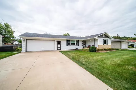 2021 Twin Bluff Rd, Red Wing, MN 55066