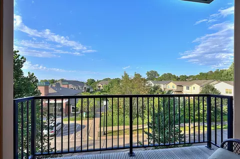 1070 Grandview Ct NE #302, Columbia Heights, MN 55421