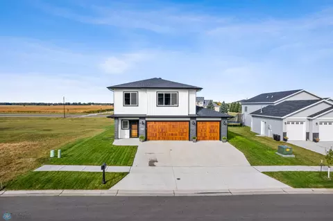 4857 Hampton Cir S, Moorhead, MN 56560