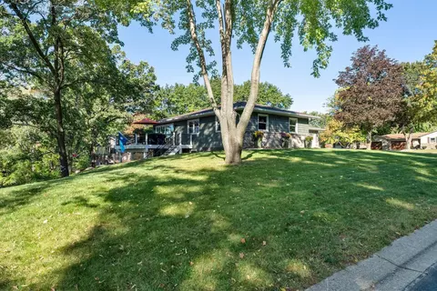 Exterior - 4305 Dunrovin Ln, Eagan, MN 55123 photo 10 of 12