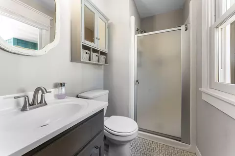 Bath - 4305 Dunrovin Ln, Eagan, MN 55123 photo 1 of 3