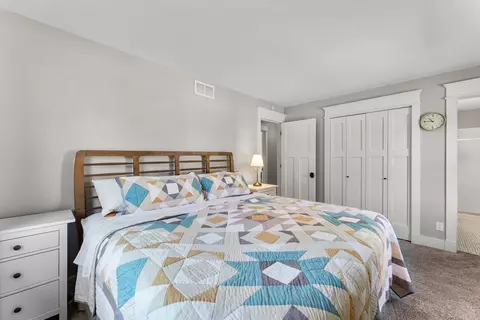 Bedroom - 4305 Dunrovin Ln, Eagan, MN 55123 photo 1 of 4
