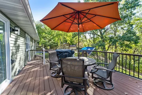 Exterior - 4305 Dunrovin Ln, Eagan, MN 55123 photo 5 of 12